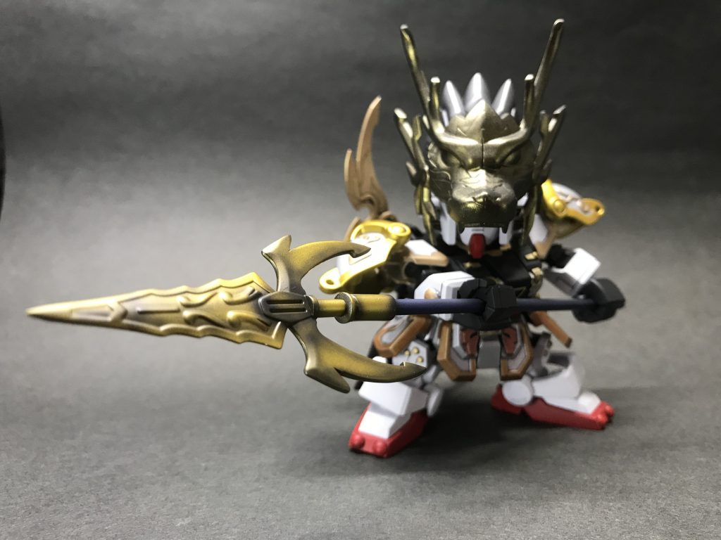 槍。
元キットのものを延長し、メイン武装ということに。
長年愛用しているだろうという事でシャドーを吹いてくすんだ感じに。