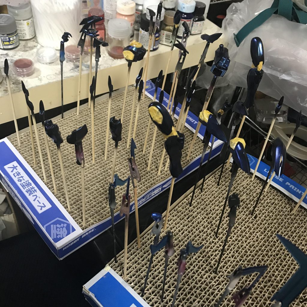 塗装中。
この後本体部分だけ加工に入りました。