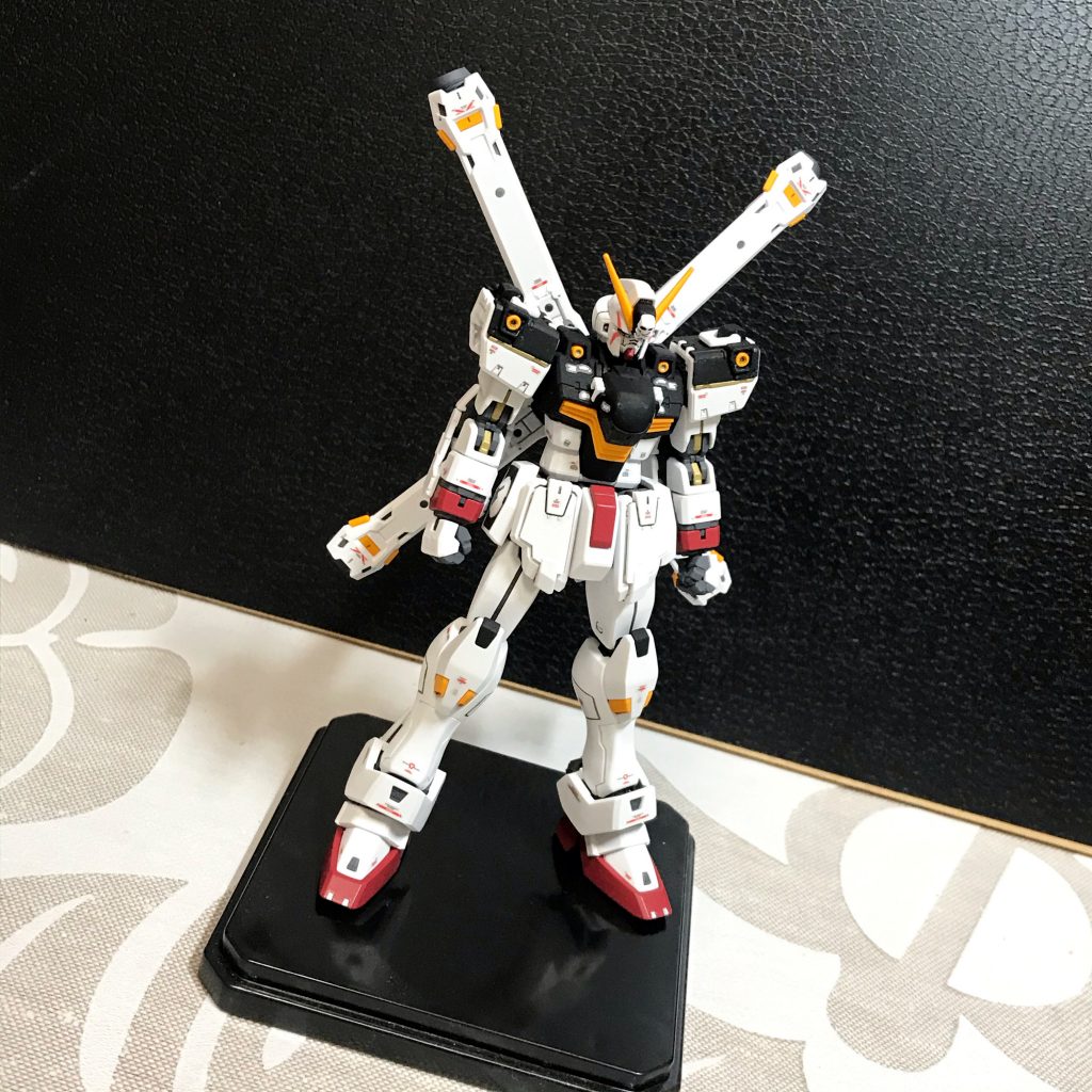 クロスボーンガンダムとしてのプロポーションは変更してませんのでキットの素晴らしさが全塗装でよくわかります。