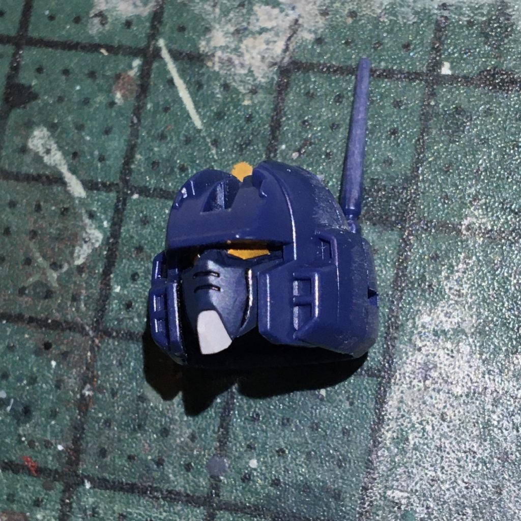 今回、発光部をオレンジに統一したかったので、ジェスタのデカールから切り出し！