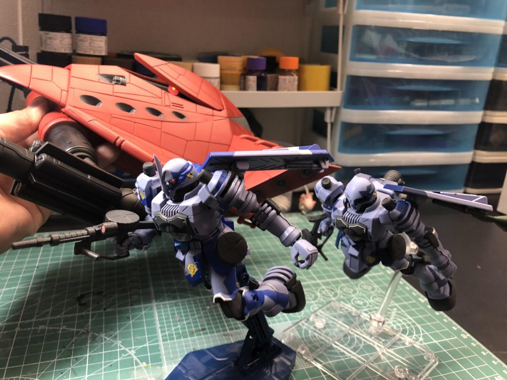 作成中のビグ・ラングと並べるとこんな感じ👍
ヅダたまらんわ〜