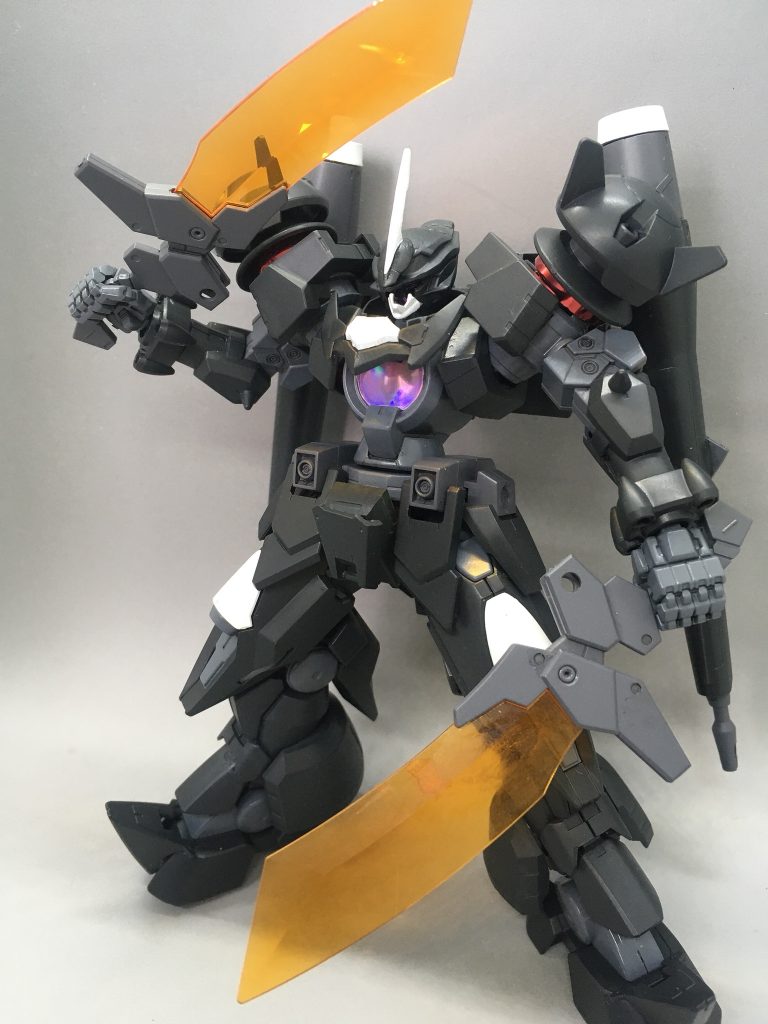 こっから近接戦。サーベル!