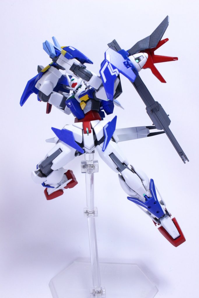 肩、腰、膝等にメタリックグリーンのホイルシールを切って貼っています。
目立ちませんが、胸のクリアパーツ内部はシルバーと傷部分はブラックで塗りました。