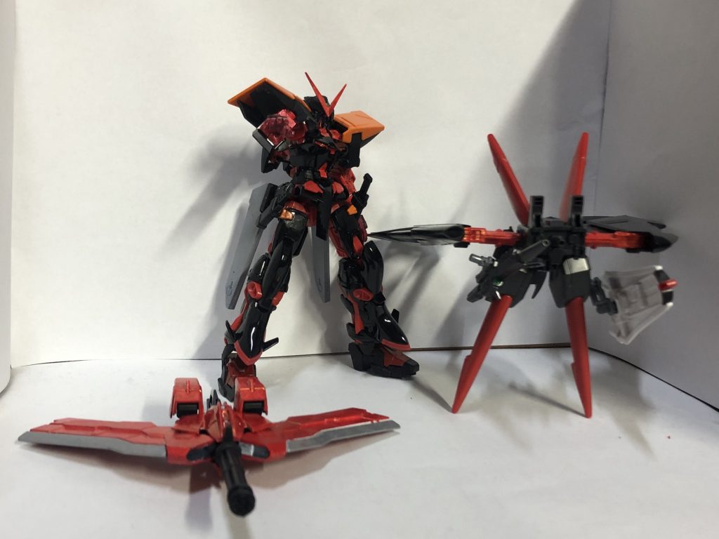 「.さぁ、行け！」
フライトユニットとタクティカルアームズは高性能AIとドラグーンの技術で自由に操作可能。タクティカルアームズは敵にガトリングガン、フライトユニットは装備していればビームライフルで攻撃できる。