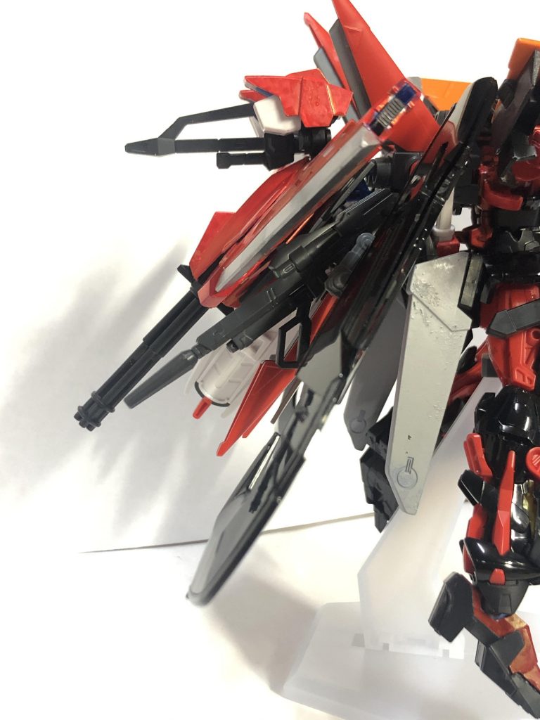 フライトユニット装備。
このゴテゴテ感が好き！後方の敵に対してガトリングガンやビームライフルを使えます。