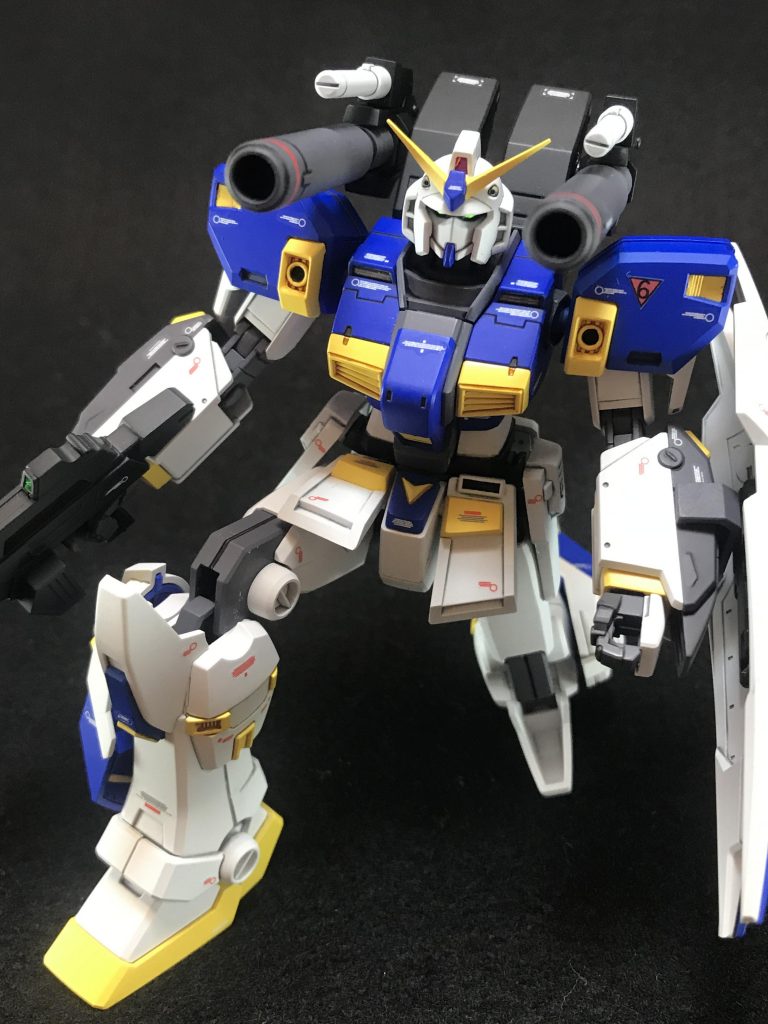 キャノンを発射する様な踏ん張るポーズをさせると自立が難しいので膝立ちキャノン発射！ビームサーベルの先端にマイナスモールドを貼っています。