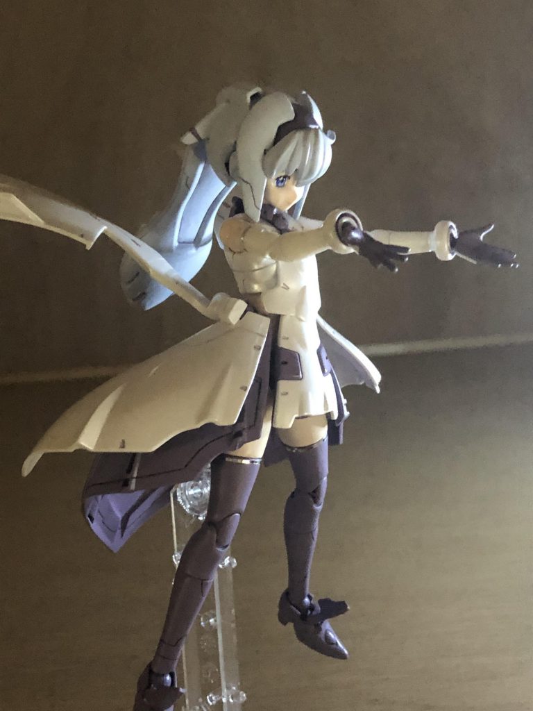 スカート展開、ファンネルは出ません