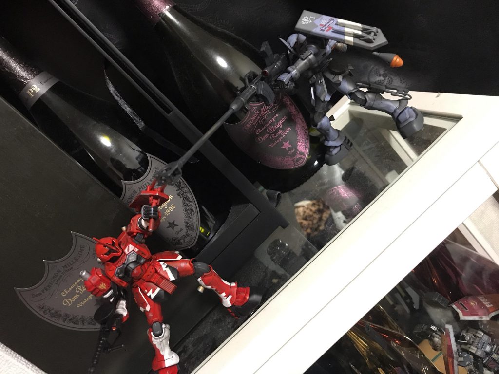 制作工程ではないですが
師匠作のヅダと共に飾ってます👍