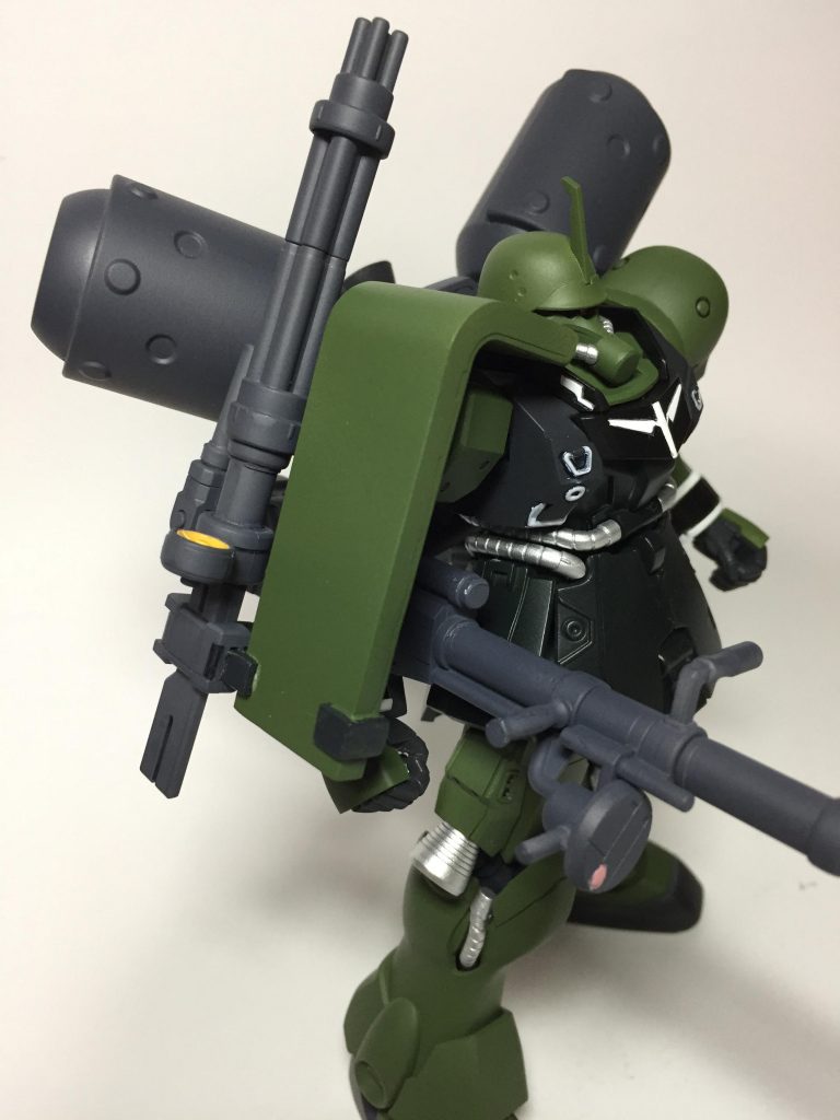 個人的な好みで動力パイプとバーニアをシルバーにしています。