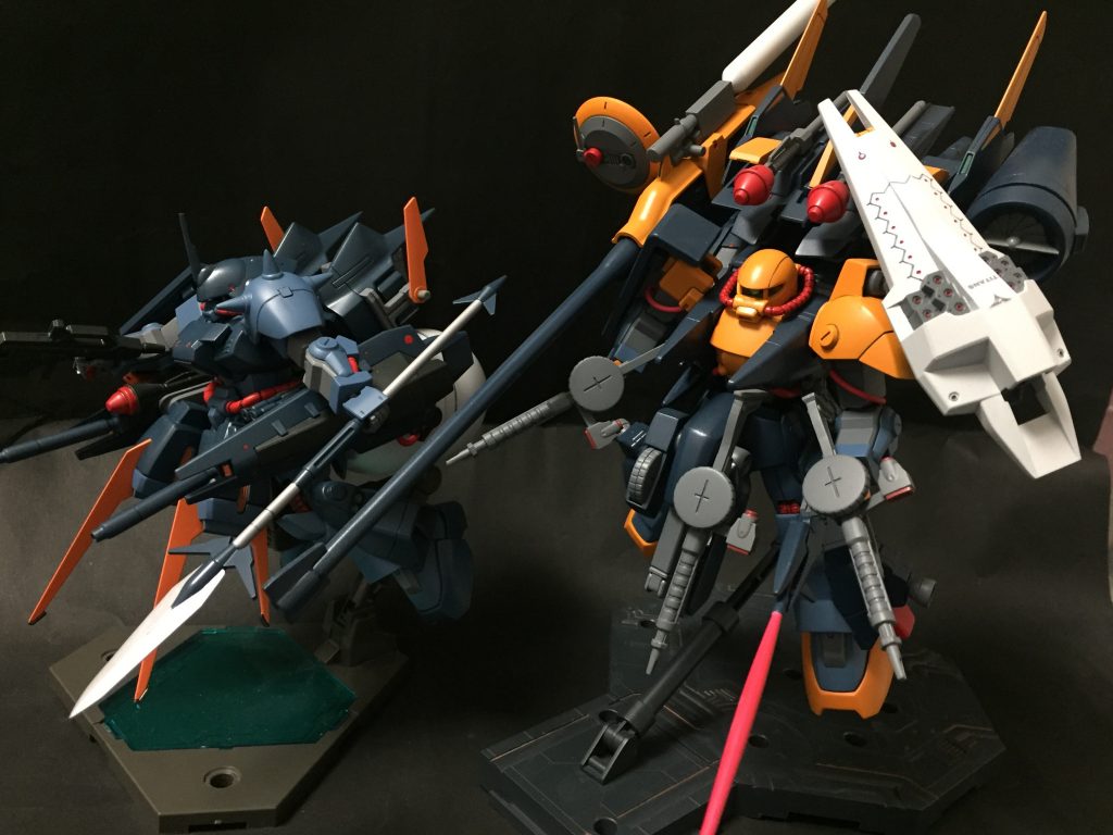 前作との比較。
去年も用途に分けたハイザックを作りましたが今年で何だか極められたような気がします。
カラーリングも合わせて、ビルドらしい設定も付けて…僕個人が設定厨、みたいな節があるので古典的なガンプラをこれからも作っていきたいと思います!