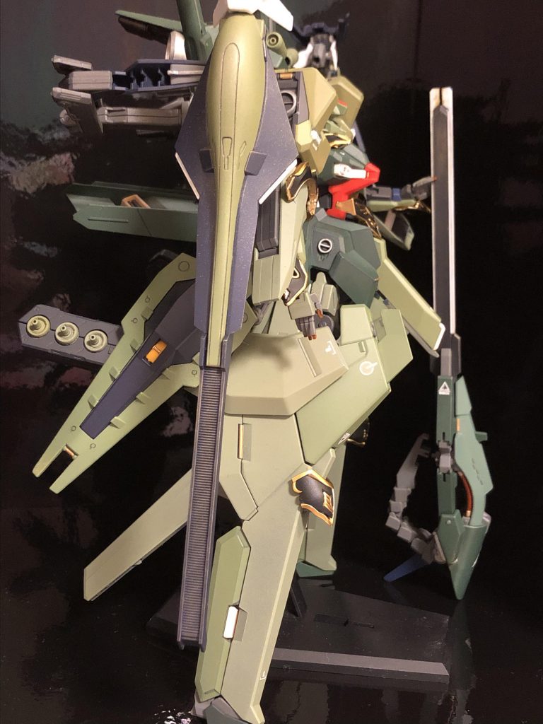 横から