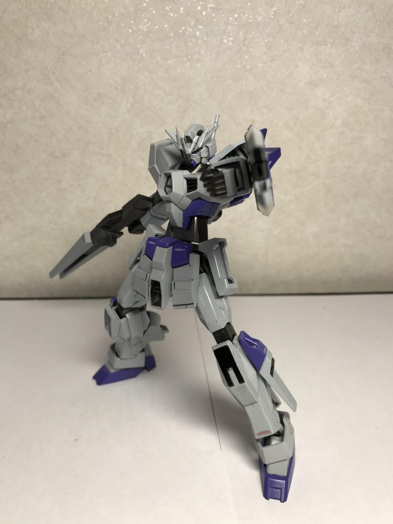 シールドライフルで！
age1フルグランサと同じ物でラーガンが使っていた物を更に改修した姿でフルグランサはこのシールドライフルよりも更に強化されているという設定です。