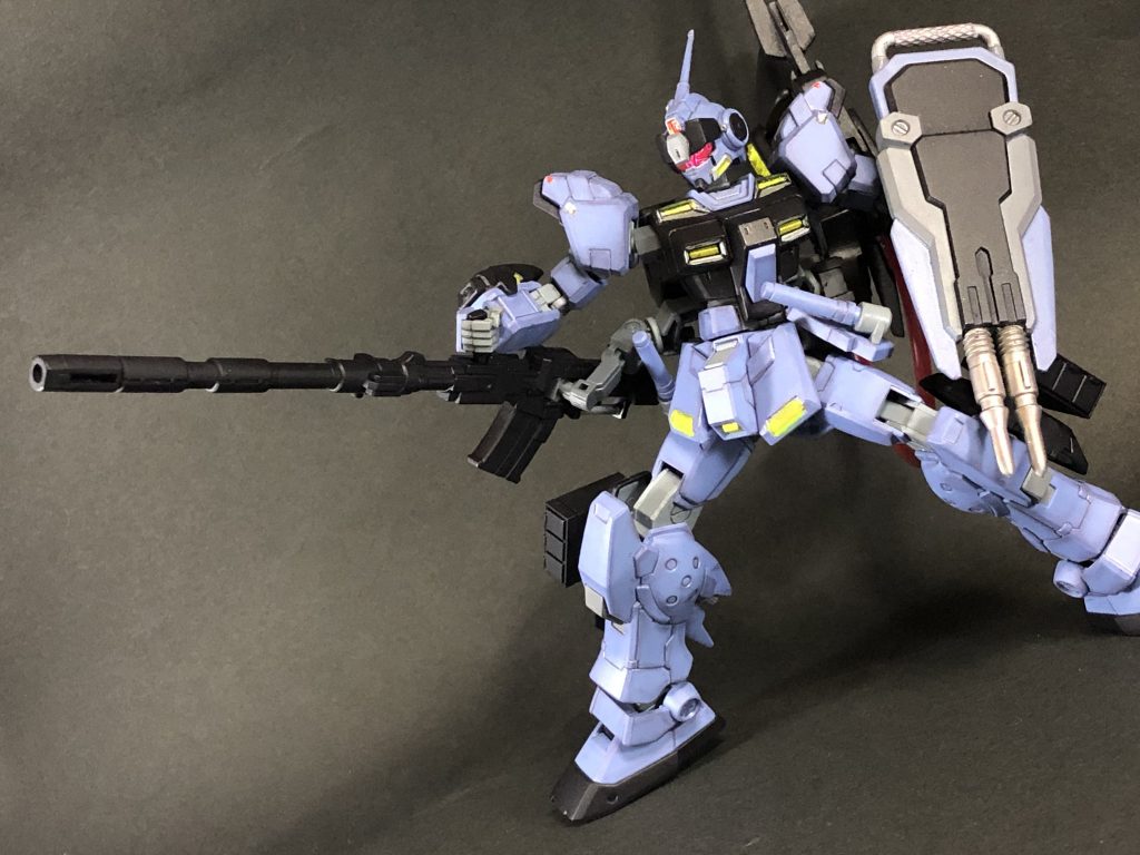 専用の180mmキャノンは特に手を加えていませんが、迫力があります。
バレルを折り畳んだ状態での近接発砲も可能ということで、いろんな戦況妄想をしつつポージングが取れますね。