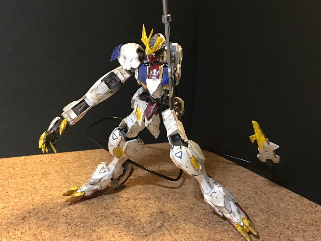 テールブレードはキット付属のリード線では長さ硬さ共に不足してたので市販針金で代用してます。