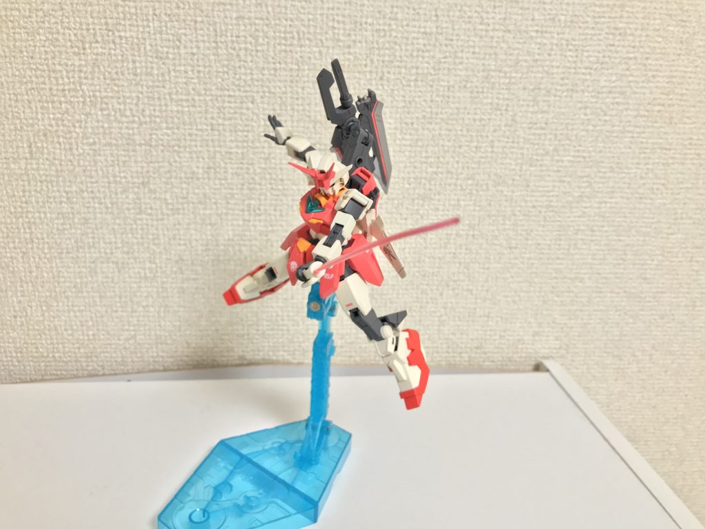 ビームサーベル。エネルギー節約のためあまり使われることはないが、ビームトーチの刀身を伸張する機能としては一応備えられている。