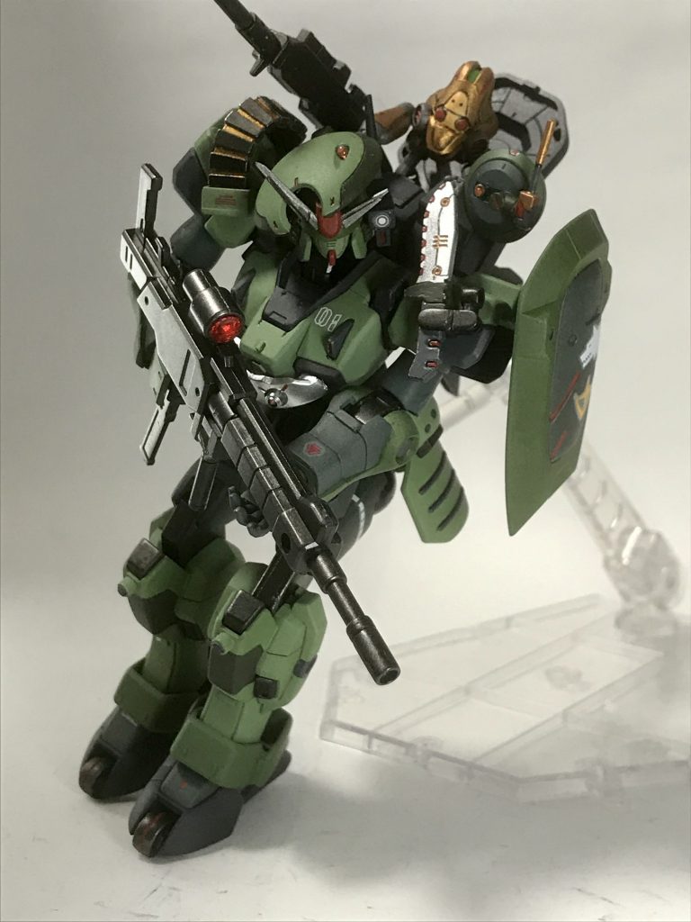 インラインダッシュで抜群の地上戦を展開する。