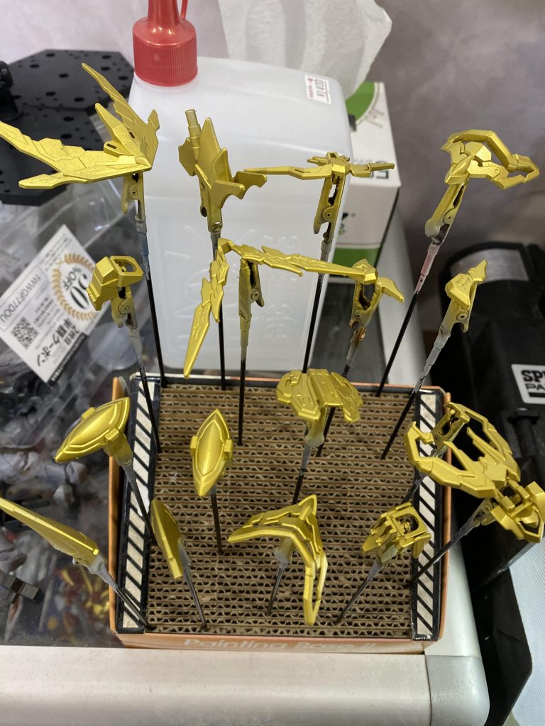 ゴールド部はガイアノーツから出ているエルドランゴールドをチョイスしてみました