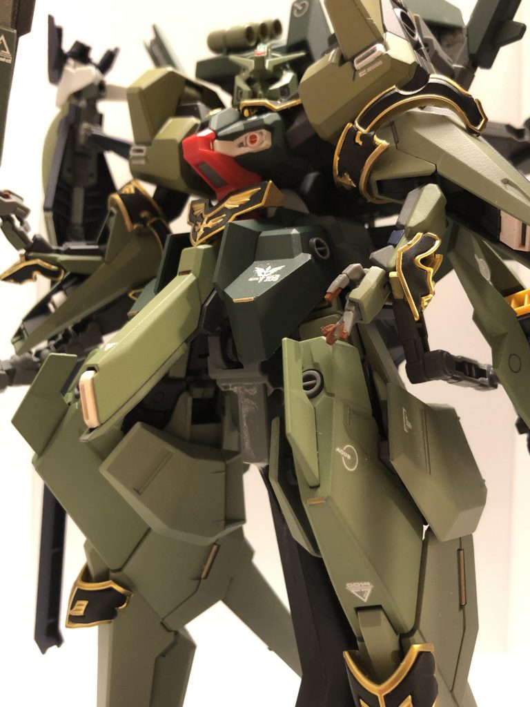 下から撮るとクィンマンサっぽくも見える?