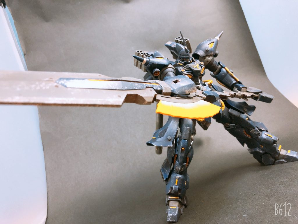 メインウェポンの機体の倍の大きさのバスターソード。
規格外の大きい武器…男の浪漫をここに詰めました👍✨