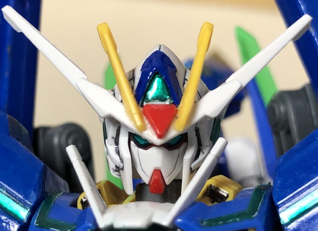 頭部のアンテナはシアクアンタとフリーダムのを使って改造。