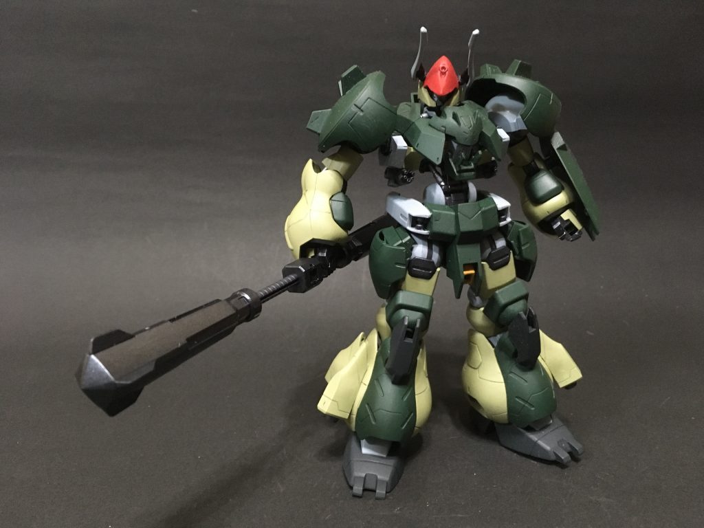 MAはもちろん、プルーマ掃討に使われるダブルクラブ。普段は腰部にマウントする。