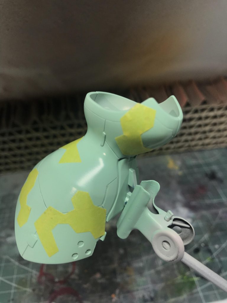 ハイキューパーツさんのスプリンター迷彩マスキングテープを使用。