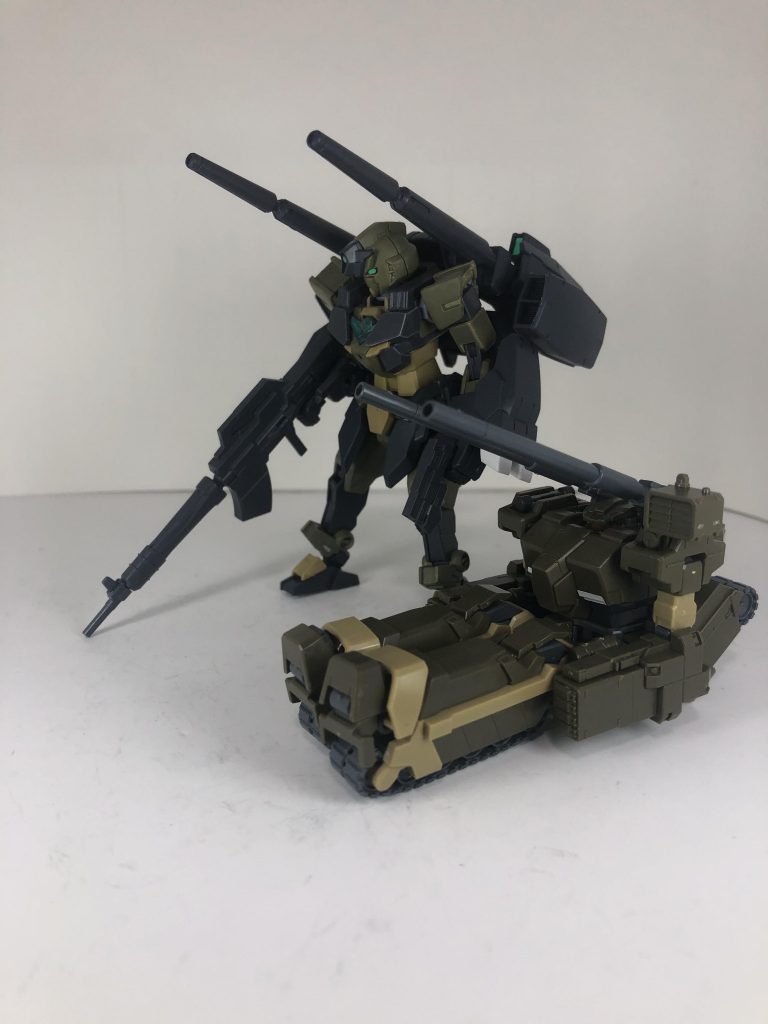 ロトと並べてサイズ感を比べるとまさに特殊部隊な感じ。潜入殲滅なんでもごされ。