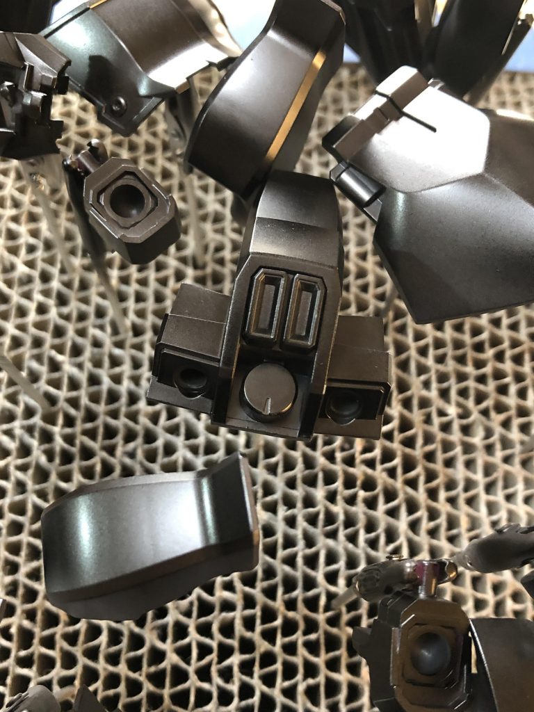 偏光させるパーツにはEXブラックを塗装後スーパークリアーⅢ光沢で艶出しをしました