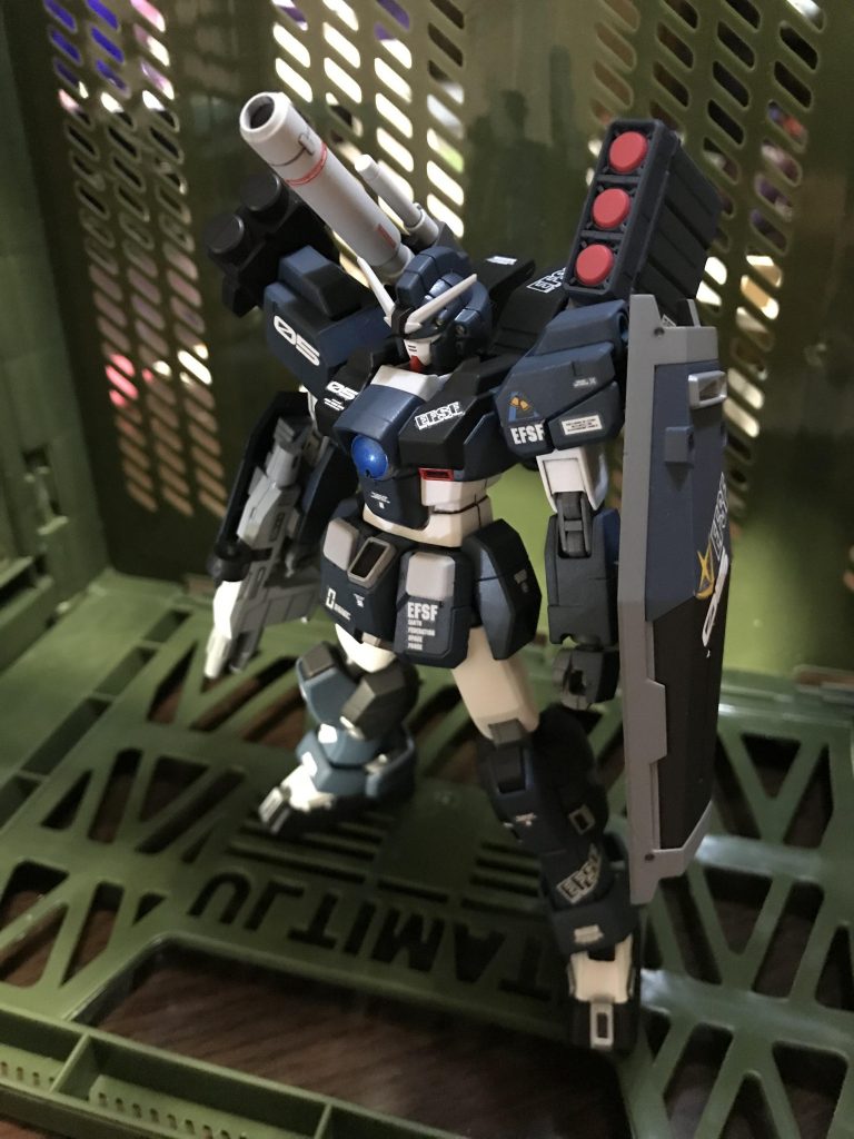 レオパルドダヴィンチ、カラーリングさえなんとかすれだいぶFAガンダムに見えると思うんですよね。