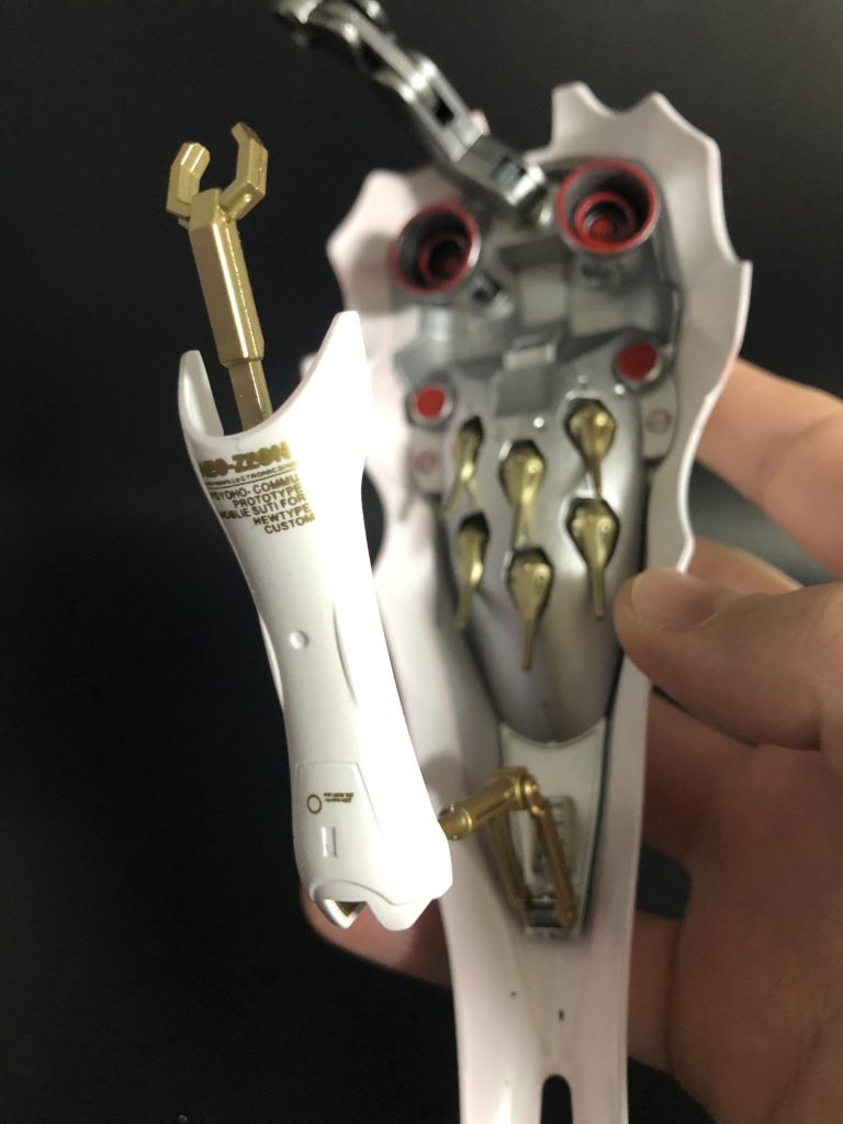 ピーマン内部。隠し腕もデカール貼ってます。