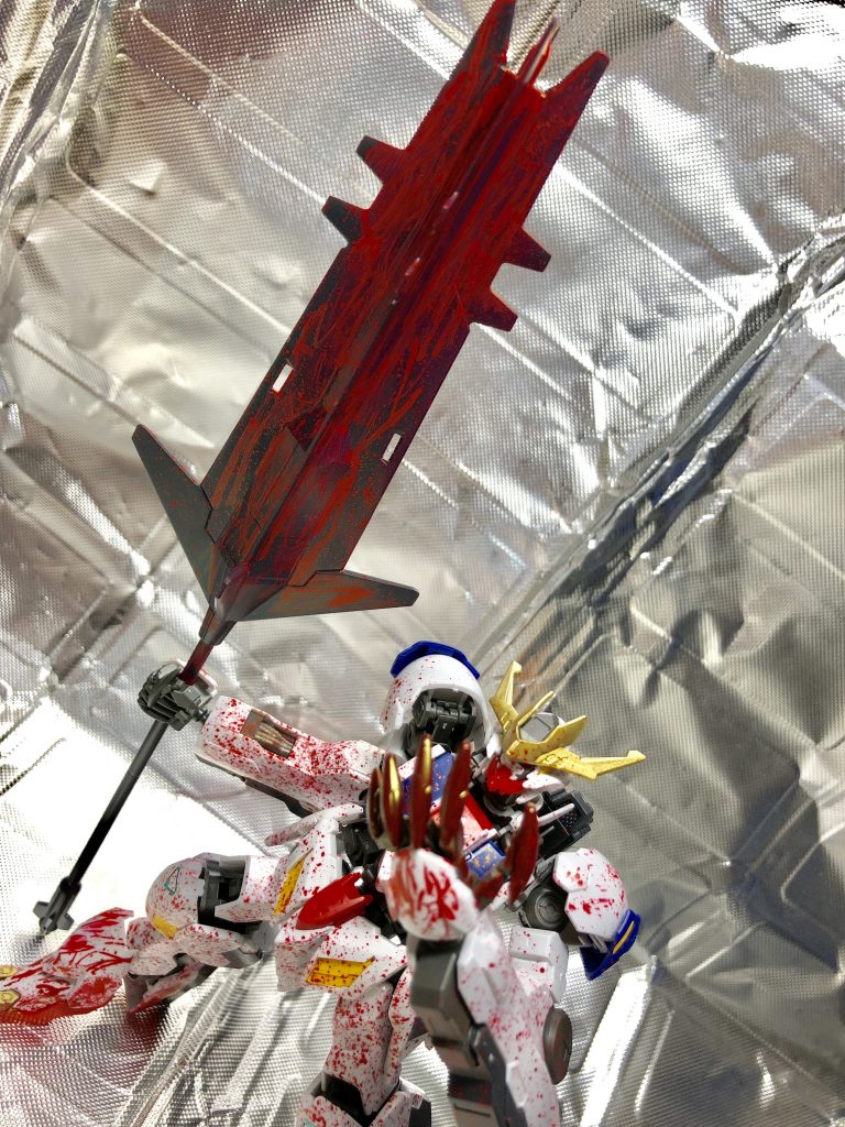 武器のメイスはぶん回してきたというテイで、マーカーギリギリまで使いました。
全部塗ったところでマーカー使い切りました。