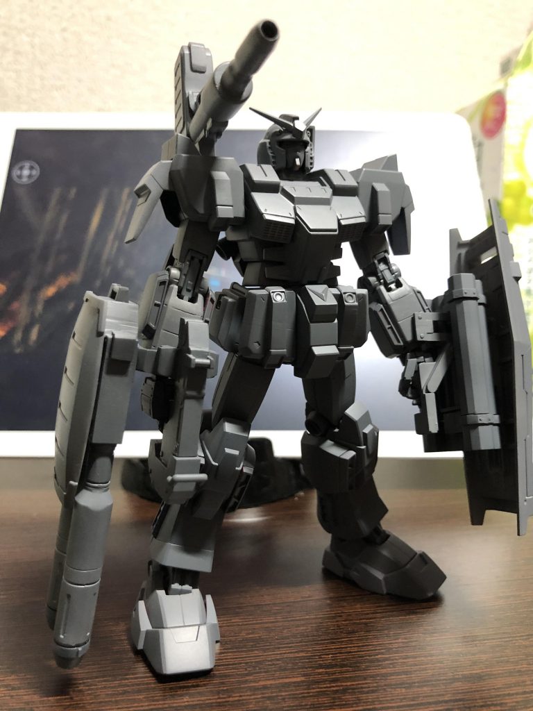 サフ状態。サフ状態での組み立てはいつもやらないのですが、なんとなく。