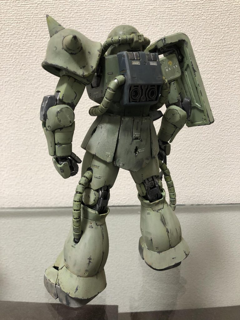 フレームと銃火器類はスプレー塗装。