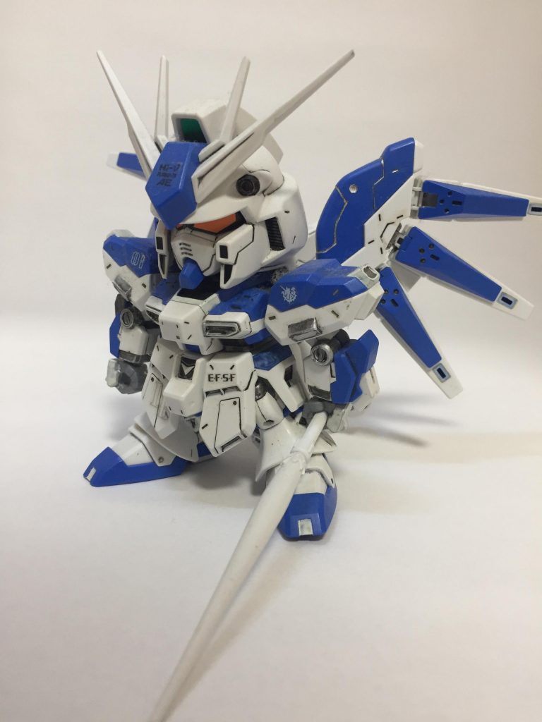 塗装前の埃を被ったHiνガンダム。
当時はマーカーとスミ入れで満足していました(^ω^)
こっちのカラーリングもカッコいいですね!