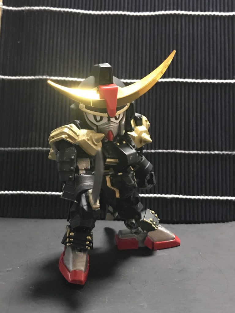 フラットブラックベースで、墨感が好きです。
目立ちすぎない程度に少し傷もつけてみました。