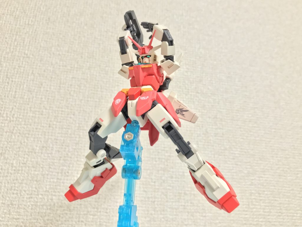 長々と失礼しました。コアガンダムを女性的なシルエットで作ってみようと思い至ったものです。コンセプトは漫画によくいる物騒な大得物を振り回すヒロインと長靴をはいた猫です。