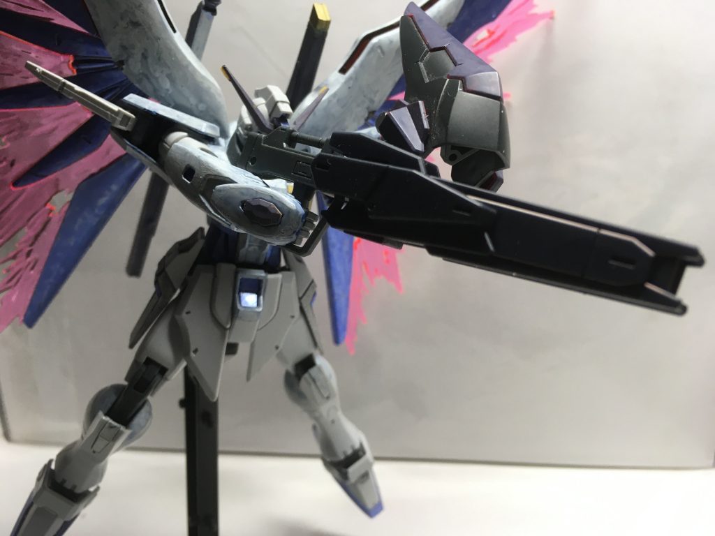 ビームライフルを切断し、ヴィトールウェポンを接続しました。