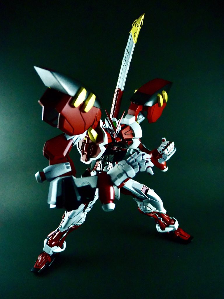 これが俺の赤い一撃だッ!!–6枚目/制作者:ヤマクロス