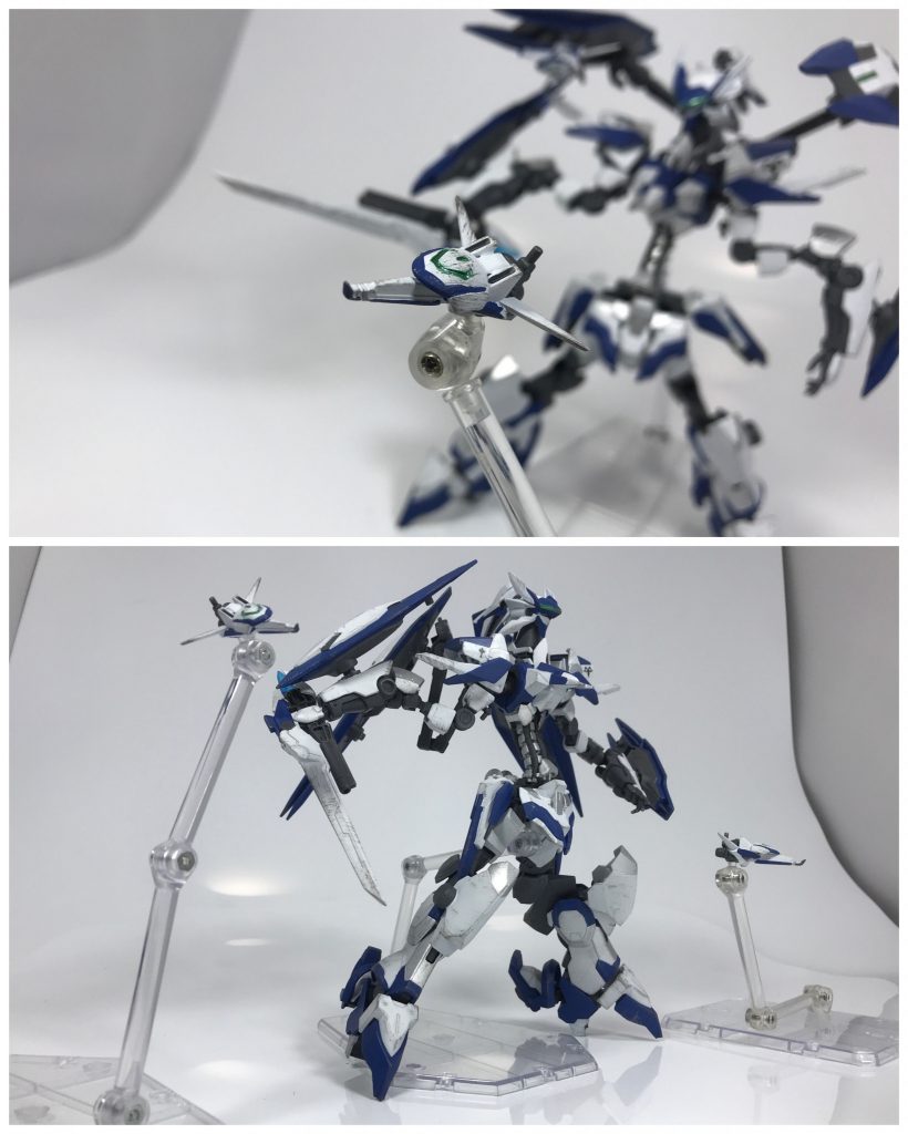 ## [シュライク]
背部のアイドラ・フライヤーに搭載されている偵察、牽制用の使い魔(ドローンのようなもの)。

基本的には偵察が主であるが、機体下部のブレードを用いたヒットアンドアウェイ攻撃を行う。