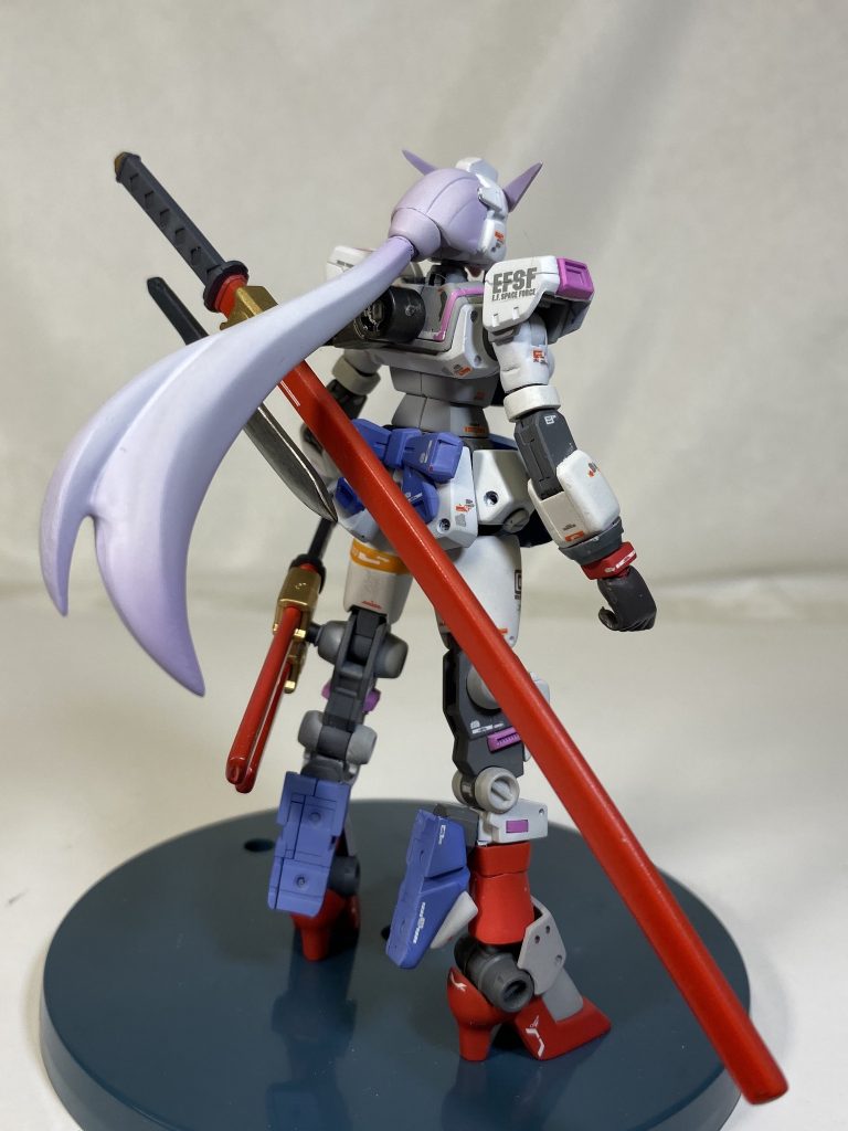 コアノーベル ブレイドマスター
胸部アーマーを重装甲に換装し増加スカートアーマーを装備。武装は斬撃系のみの近接戦闘モード