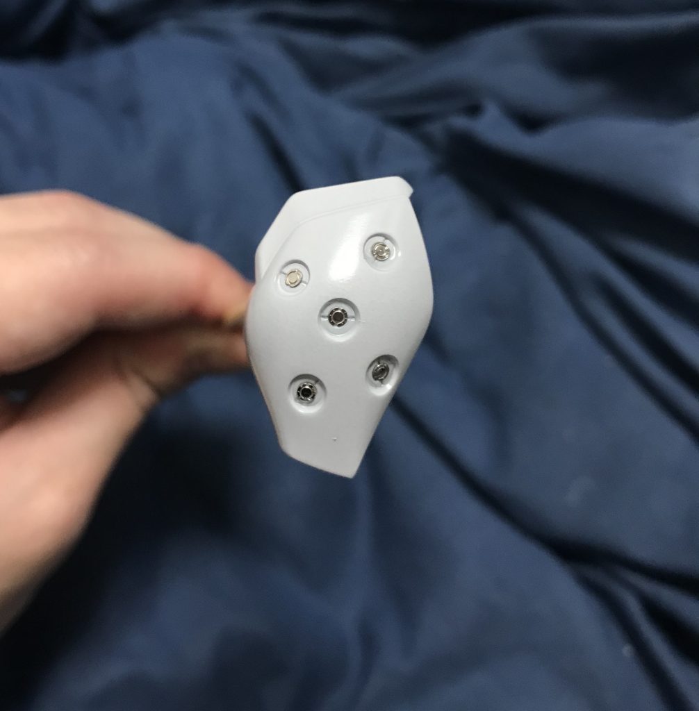 脹脛にエッチングパーツを取り付けました。この上からまた塗装しました。