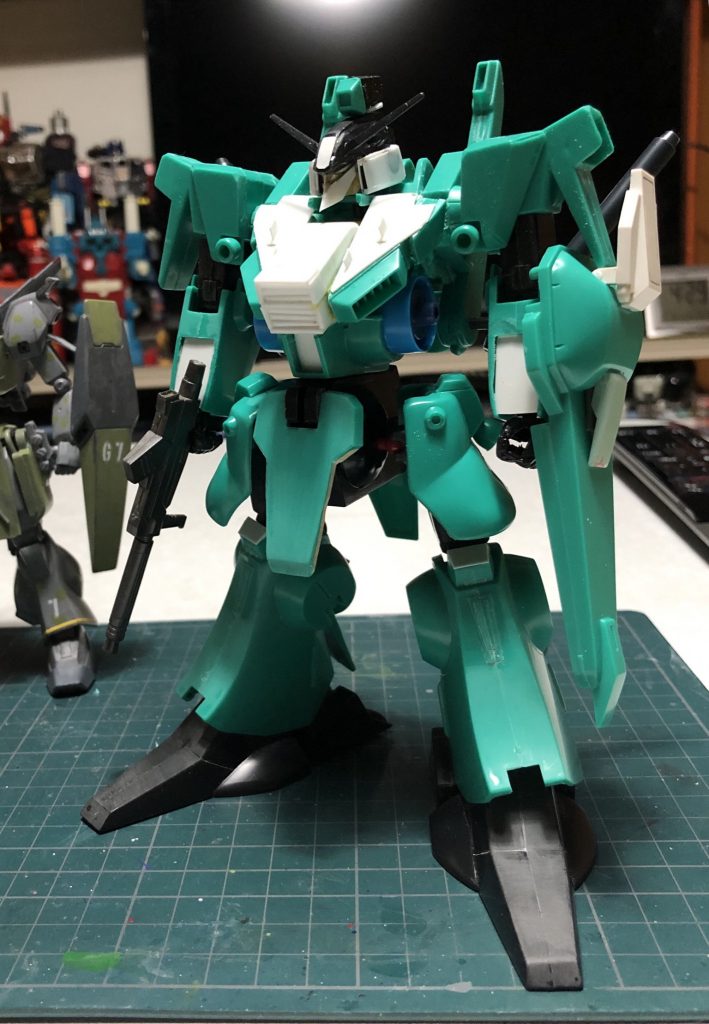 と言う訳でガンダムマークV作ってみました。
今回使ったのは旧キットのドーベンウルフ。
設定ではマークVをえてドーベンウルフとなったらしく似たパーツも多かったので作ってみました☆

実は一年前に手を付けたものの余り上手くいかなかった事もあって一年放置。
たまたまTwitterにて「オレMkV」に飛び入り参加しての再開で無事仕上げる事が出来てよかったです☆