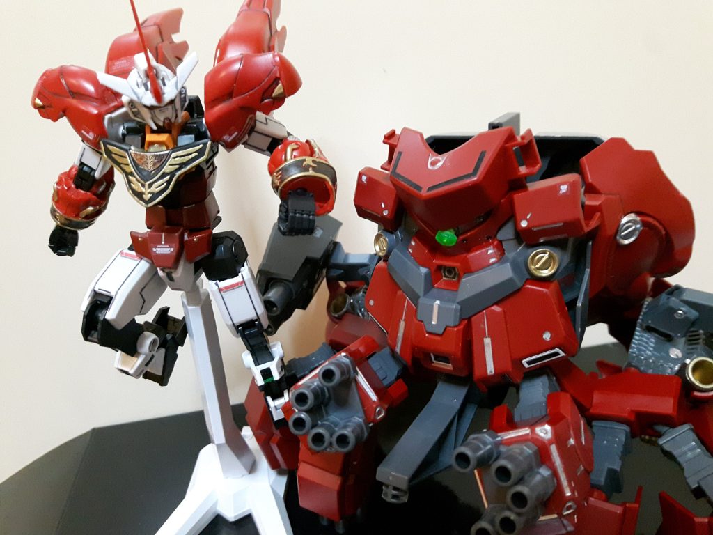 コアガンダムは腕、バックパック、胸、変更しています。