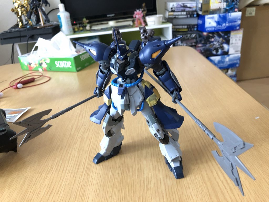 そこからジオンらしさをみせるため動力パイプなどを追加