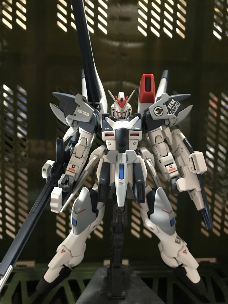 ヴィクトリーシリーズを調べてみたら、開発にはアナハイムが関わっていた説があると見かけたので
ECOASにもニュータイプの操るサイコミュ兵器と対等に渡り合えるMSを導入...
というわけで戦略級機動兵器、アナハイムの新型MSの試験運用を兼ねてECOASの部隊にV2が配備された
という妄想であります👍