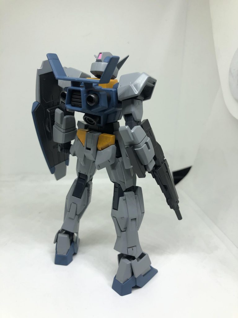 バックショット 配色も出来るだけ落ち着く感じに、イエロー、レンズ部がアクセントになれば