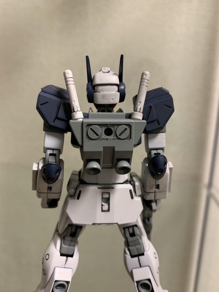 バックパックとビームサーベルはリバイブガンダムの物をそのまま流用。
頭のアンテナ(角)はプレバンのピクシーのを接着しています。少しもったいなかったかなぁ