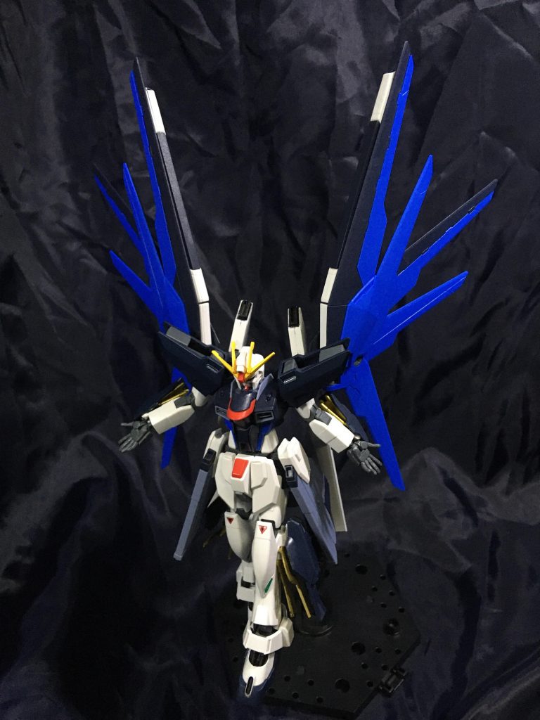 すし◯んまい
(誰かがこのポージングをフリーダムガンダムでやっていて『かっこいいなぁ…』って思ったのでやってみた)