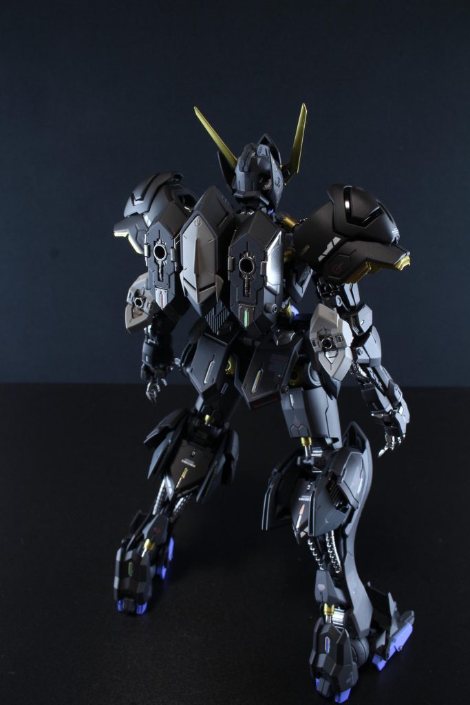 武装なし。

画像だと分かりにくいですが各所モールドにはホログラムシールを貼っています！