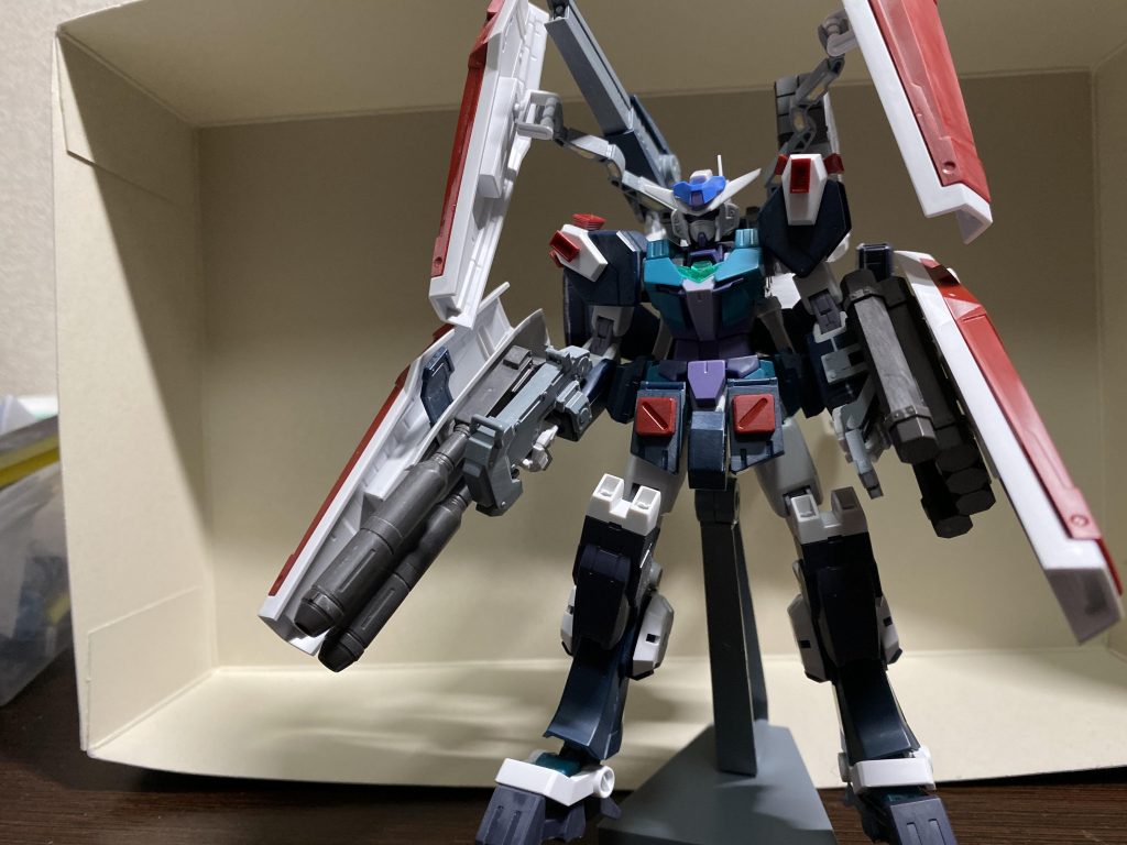 塗装前です。コアガンダムの腕や足が手足の各パーツに入るように内側を削り込みました。股間のパーツは磁石で接続。